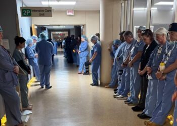 Heartbreaking Photos Show Slain ICU Nurse’s Colleagues’ Touching Tribute