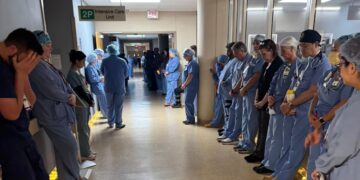 Heartbreaking Photos Show Slain ICU Nurse’s Colleagues’ Touching Tribute