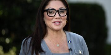 Trump administration backs labor secretary facing misconduct probe