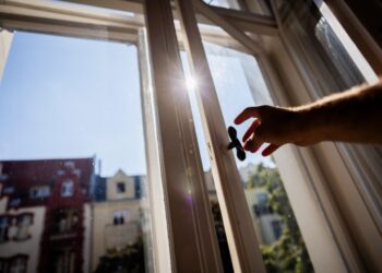 Lüften, Germany’s obsession with opening windows, goes viral in U.S.