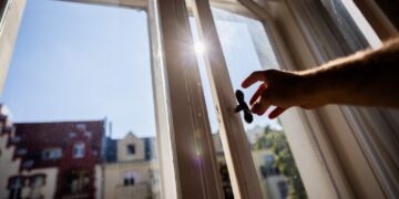 Lüften, Germany’s obsession with opening windows, goes viral in U.S.