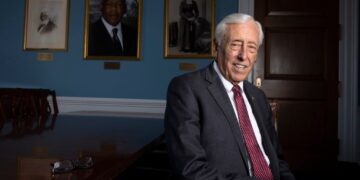 Hoyer endorses former campaign manager in race to succeed him in Congress