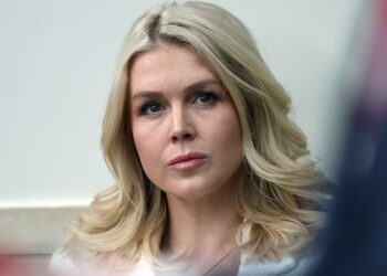 CNN Host Calls Out Karoline Leavitt’s Lies After Trump Gaffe