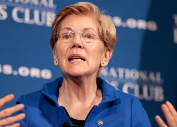 Trump Scrambles to Phone His Nemesis After She Trashed Him as a ‘Wannabe Dictator’