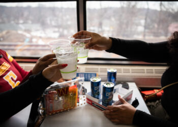 U.S. reverses course on limiting alcohol to one or two drinks a day