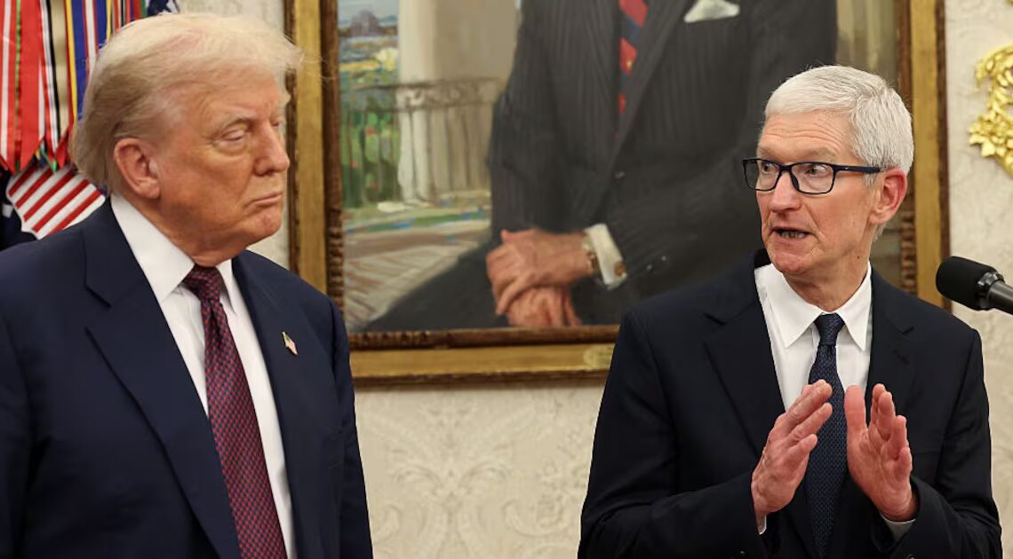 Billionaire CEOs Slammed for Schmoozing Trump at ‘Monsters’ Ball’ After VA Nurse Killing