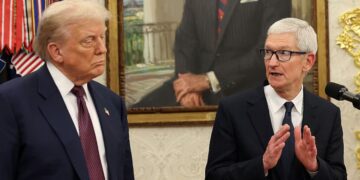 Billionaire CEOs Slammed for Schmoozing Trump at ‘Monsters’ Ball’ After VA Nurse Killing