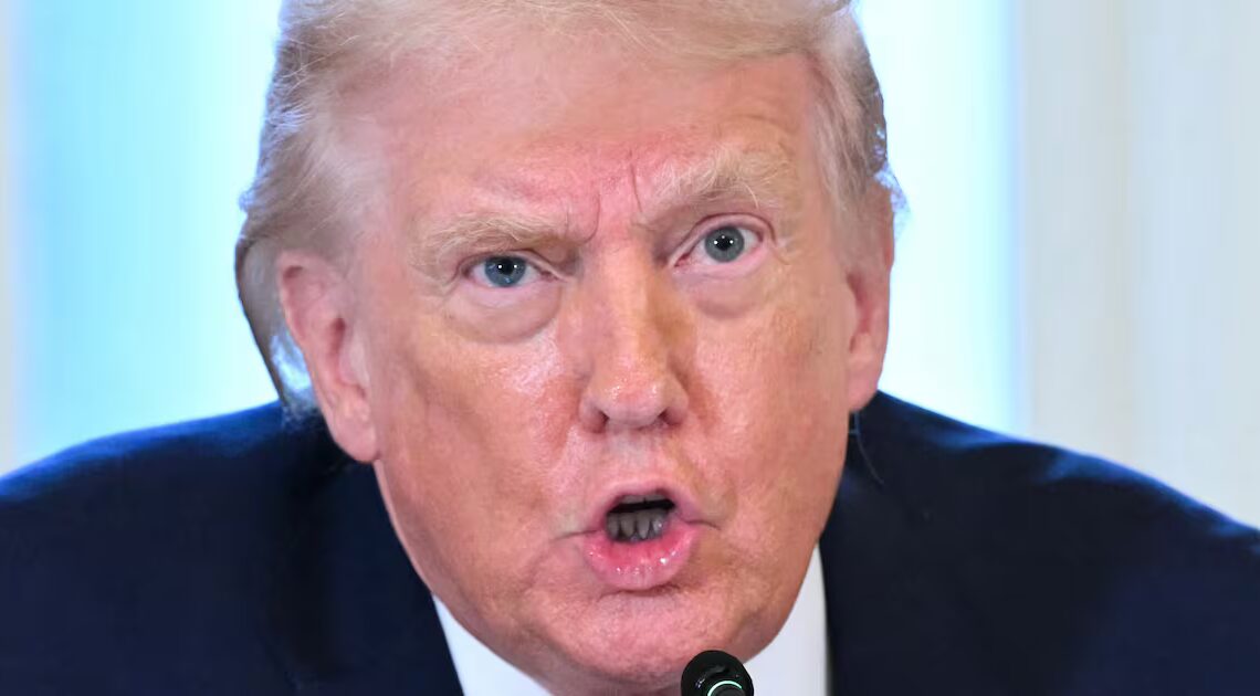 Bumbling Trump, 79, Reads Private Note Out Loud