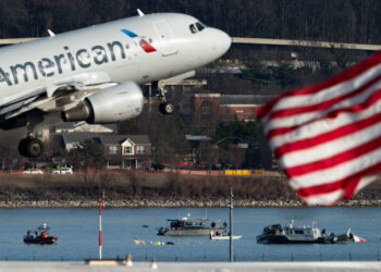 Memorial to DCA crash victims planned for Alexandria park