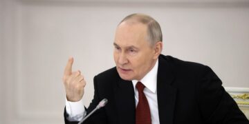 Putin Humiliated by Ukrainian Commander Faking Death to Claim Bounty