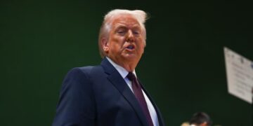 Republican Mayors Tear Into Trump Over ICE Crackdowns