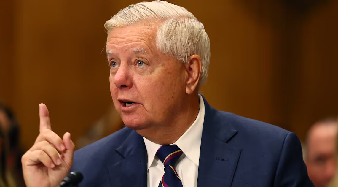 MAGA Star Sends Warning to Colleagues Turning on Stephen Miller