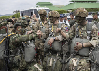 Trump appears to back away from threats to Colombia’s president