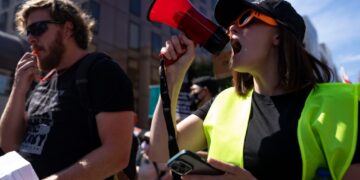 D.C. Council report calls for police to stop working with ICE