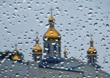 When is it least likely to rain in the United States?