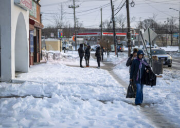 Frustrated by city response, D.C. residents step up to help clear ‘snowcrete’