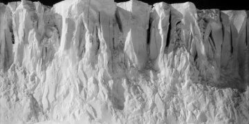 Scientists Are Racing to Study Antarctica’s ‘Doomsday Glacier’ Before It’s Too Late