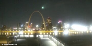 Meteor streaks over St. Louis’ iconic Gateway Arch on NYE: ‘Hard to beat that timing’