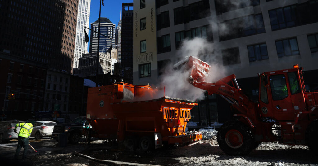 When the Snow Won’t Melt, New York Brings Out the Hot Tubs