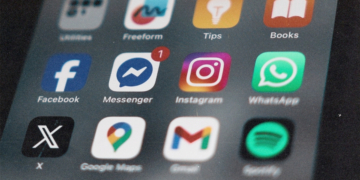 Swipe, Tap, Repeat. Every App Is the Same Now, and That Sucks.