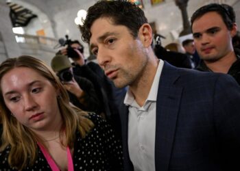 Trump Justice Department enters new territory with probe of Walz, Frey