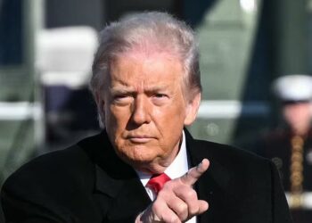 Trump Cuts Off Work Early to Name a Road After Himself