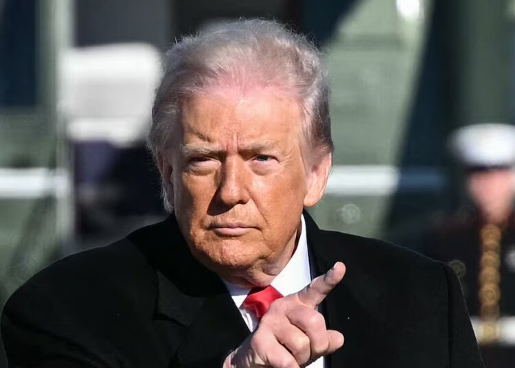 Trump Cuts Off Work Early to Name a Road After Himself