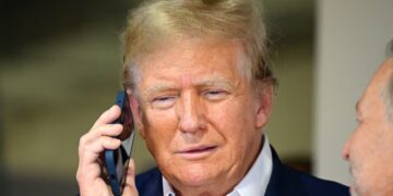 Top Dem Spills on His Bizarre Phone Call With Trump, 79