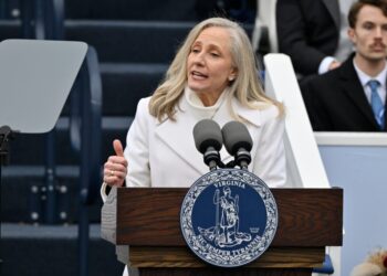 Poll: Virginians slightly favor redistricting, strongly dislike Trump