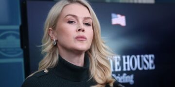 Karoline Leavitt Completely Dodges Question About Trump Officials Slamming Alex Pretti as an ‘Assassin’