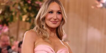 Nikki Glaser Says Political Humor Didn’t Belong at the Golden Globes: ‘It’s Not Funny’