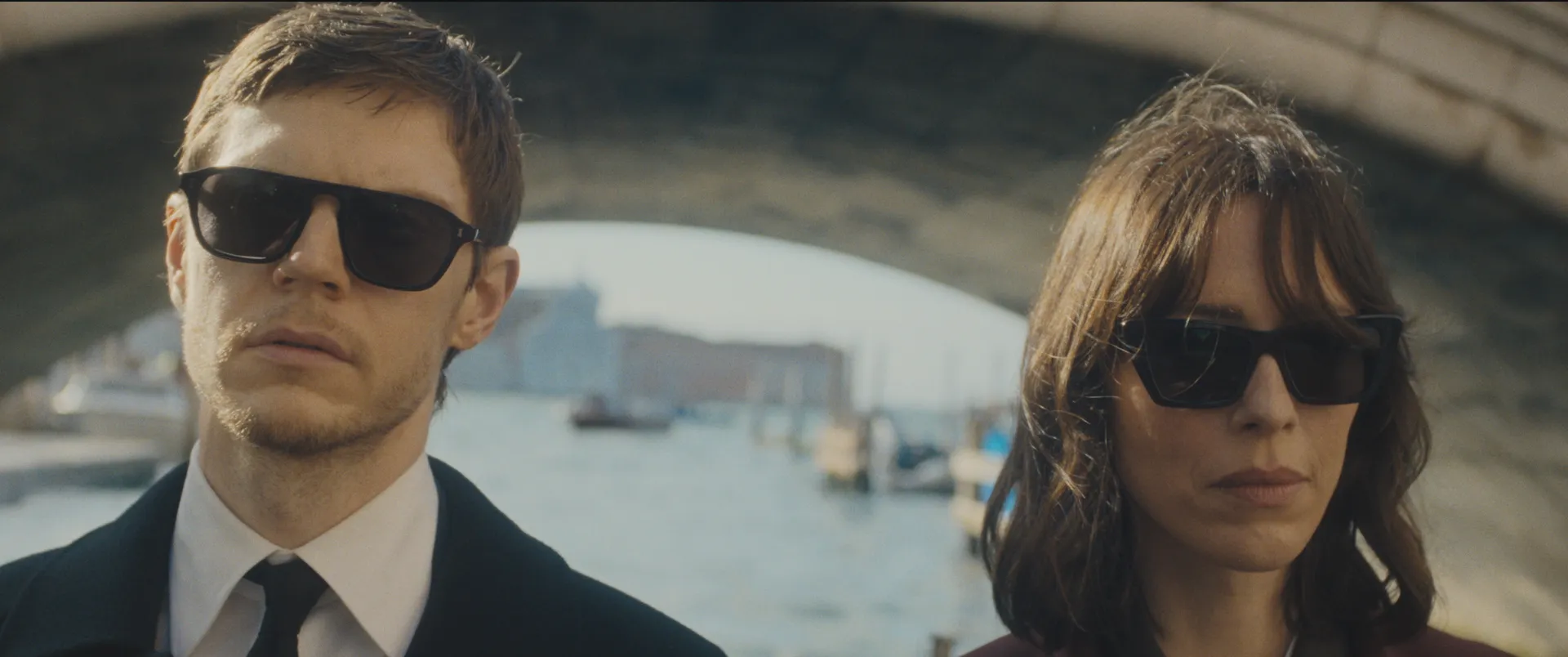 The Beauty -- Pictured (L-R): Evan Peters as Cooper Madsen, Rebecca Hall as Jordan Bennett. CR: FX