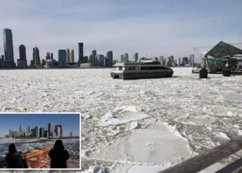 NYC Ferry suspends service, may be out of operation ‘for several days’ due to icy rivers