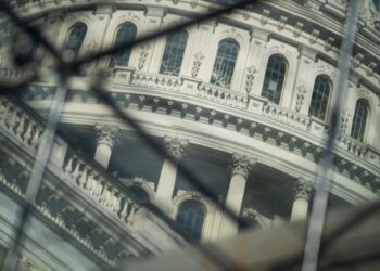 Senate aims to vote on funding deal before shutdown deadline