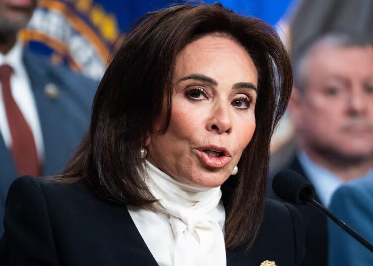 Trump Goon ‘Judge’ Jeanine Pirro Busted Persecuting Senator