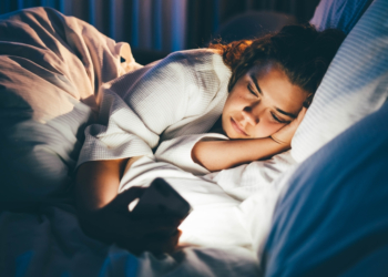 Why You Get a Burst of Energy at Night Right Before Bed, Explained
