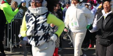 Bowser ‘runs through the tape’ to kick off last year as D.C. mayor