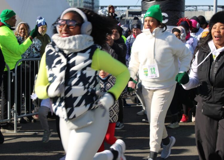 Bowser ‘runs through the tape’ to kick off last year as D.C. mayor