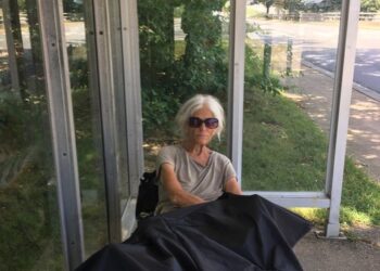 She lived on the streets. In a powerful death notice, her family explained why.