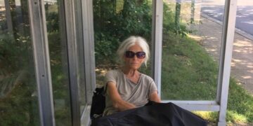 She lived on the streets. In a powerful death notice, her family explained why.