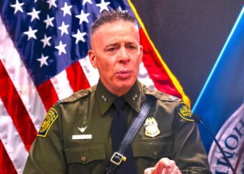 Border Patrol Goon Goes on Frantic Posting Spree to Try to Justify Nurse Killing