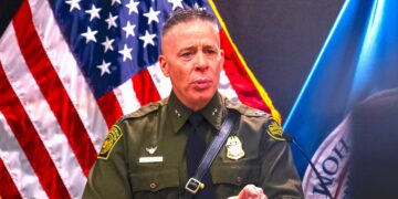 Border Patrol Goon Goes on Frantic Posting Spree to Try to Justify Nurse Killing