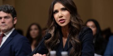 More federal agents headed to Minnesota, officials point fingers over ICE shooting