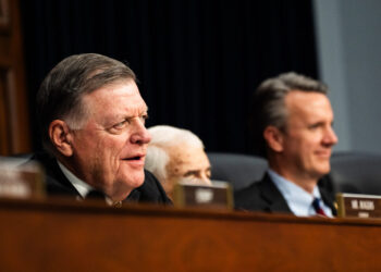 Congress moves toward funding government, dodging shutdown