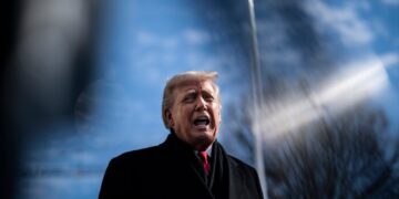 Trump faces fresh MAGA blowback for efforts to ‘de-escalate’ in Minnesota