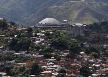 Venezuela announces release of political prisoners; 5 Spanish citizens freed