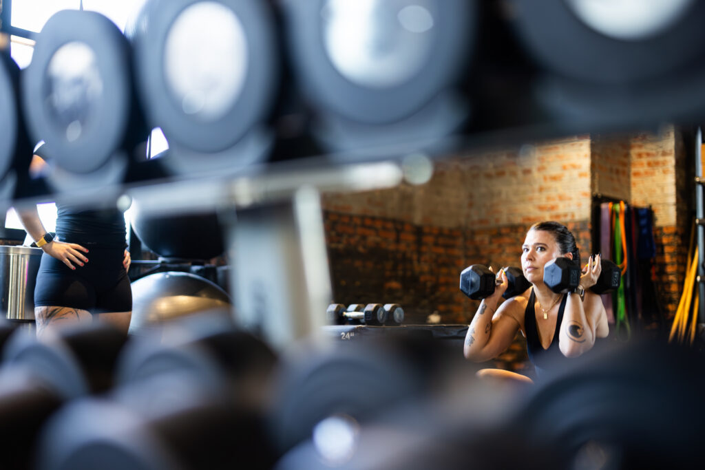 You can get stronger with gentle weight training, new study finds