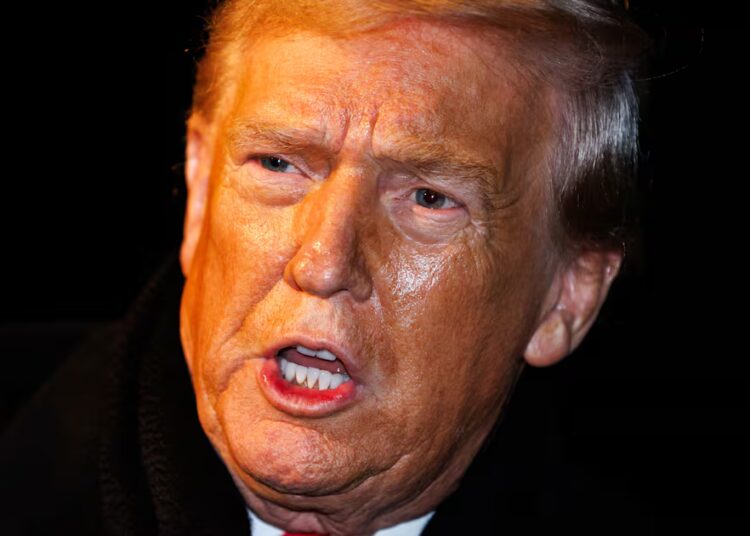 Trump Loses It at ‘Ineffective Loser’ Republican in 300-Word Tirade