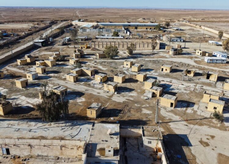 Clash between U.S. allies in Syria threatens ISIS detention centers