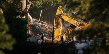 Trump’s ballroom demolition may have exposed White House staffers to asbestos: lawsuit